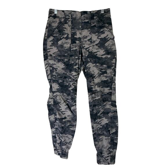 Spanx Gray Camo Stretch Twill Cargo Jogger Utility Pull Up Pants Size L - Picture 2 of 10